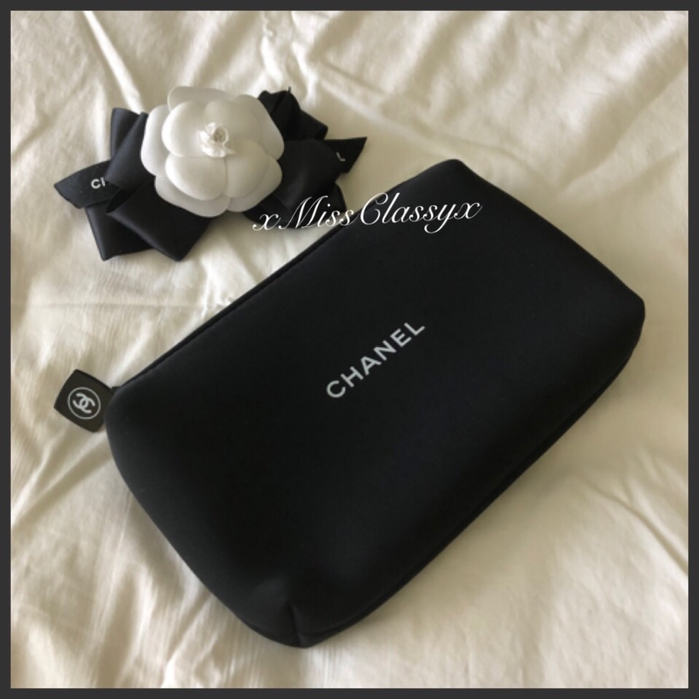 ✨Authentic Classic Iconic CHANEL CC Logo Pouch Bag Clutch
